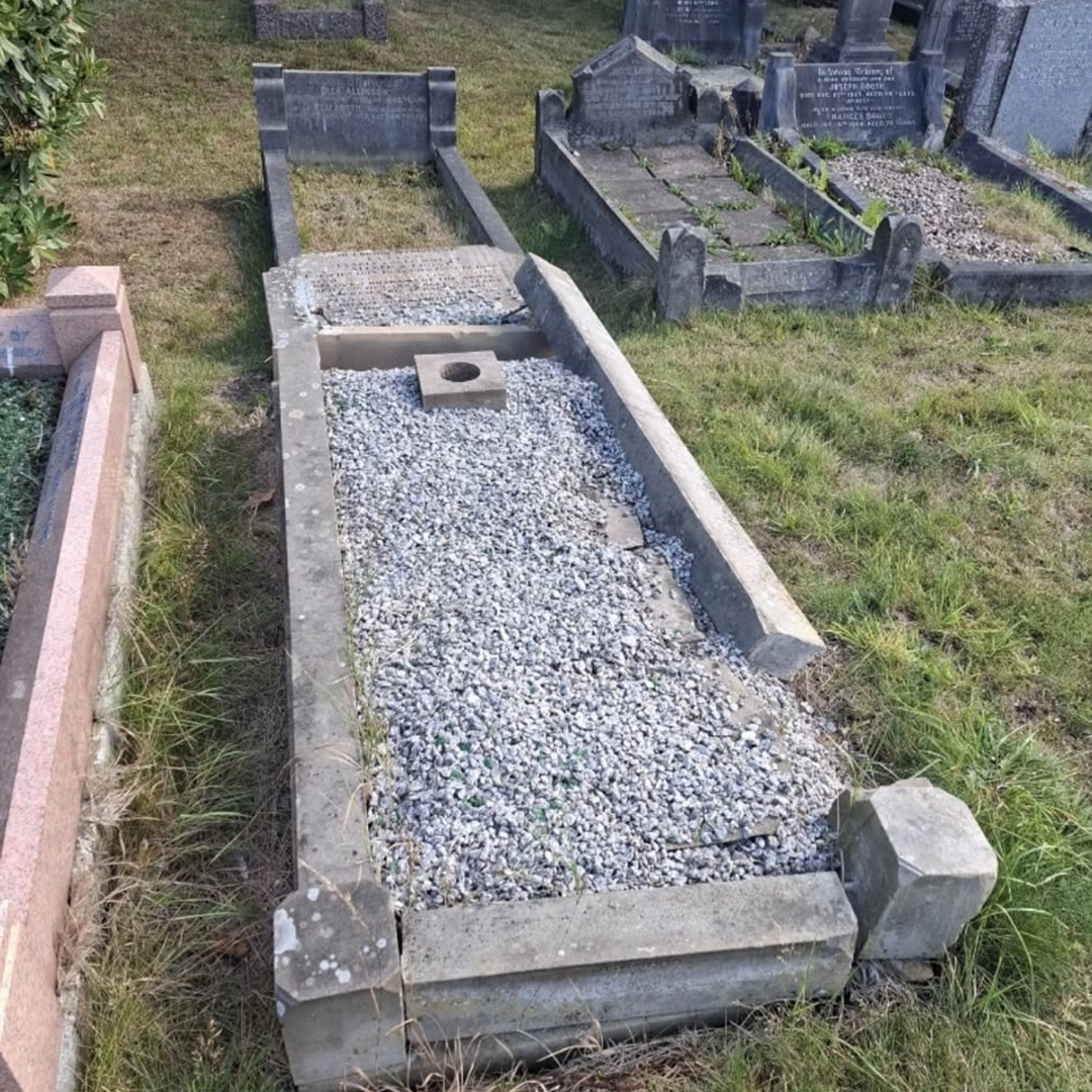 Headstone before professional cleaning and restoration